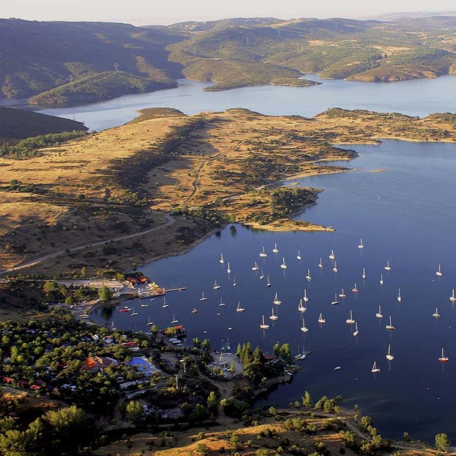 El Lago Cervera de Buitrago المظهر الخارجي الصورة